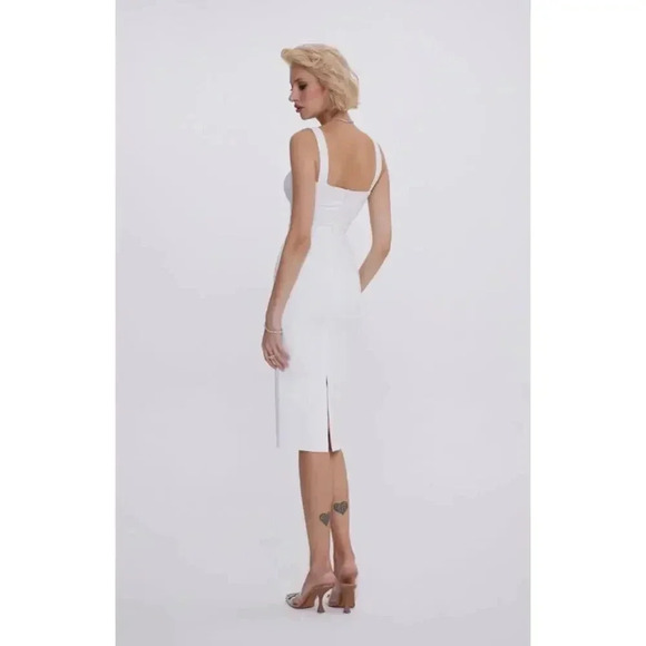 NEW- NWT! Gigii's Tessa Crep Dress - White as XS - Picture 3 of 12